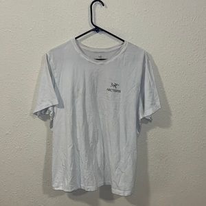 XL women’s plain white-T.